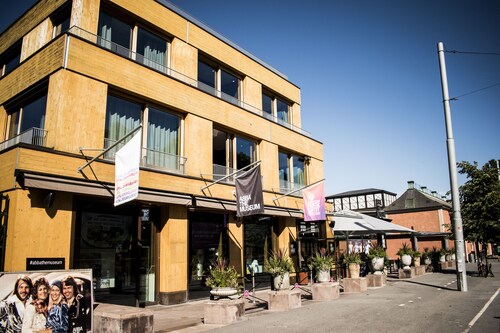 Pop House Hotel