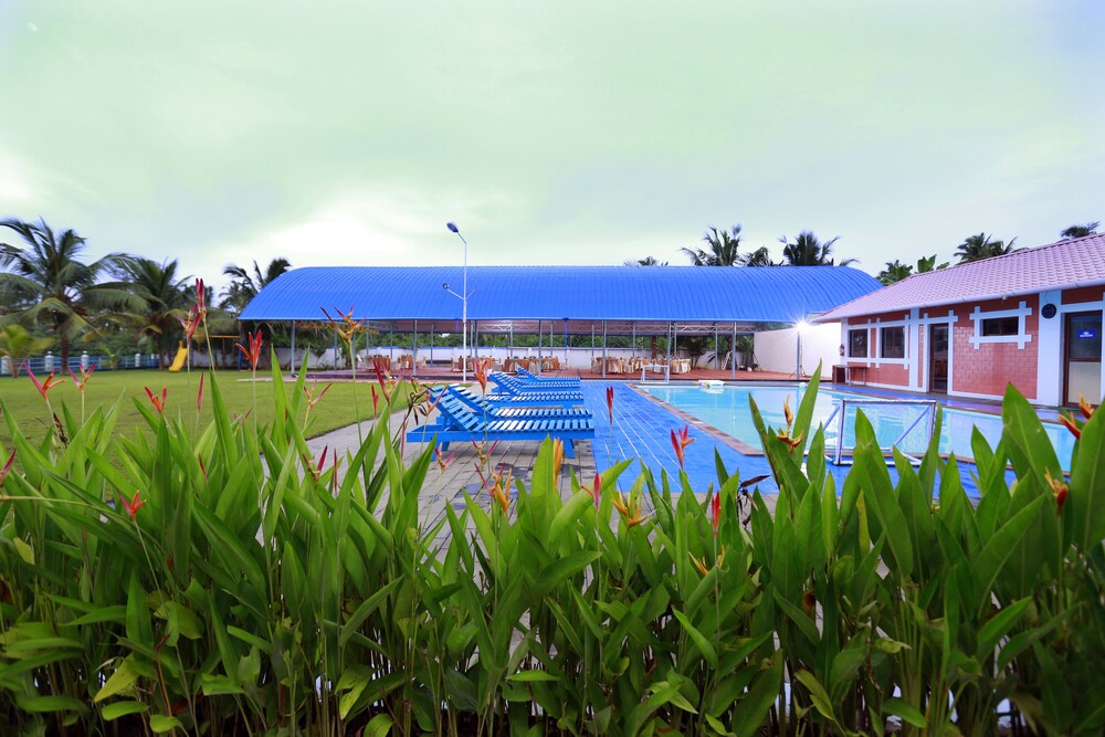 Poolside Bar