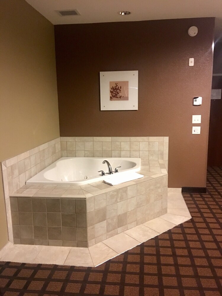 Jetted Tub