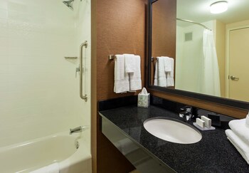 Chicago Vacations - Fairfield Inn & Suites Chicago Downtown/River North - Property Image 1
