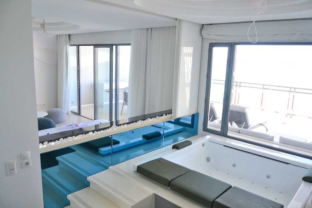 Jetted Tub