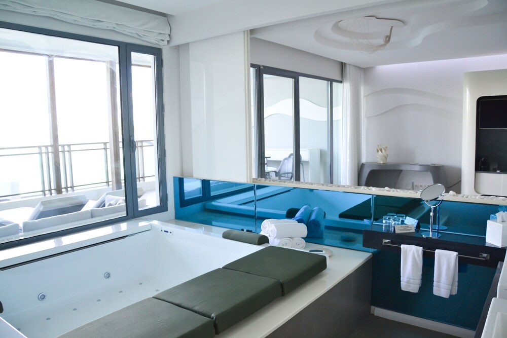 Jetted Tub