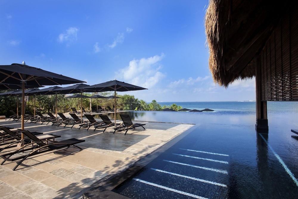 Infinity Pool