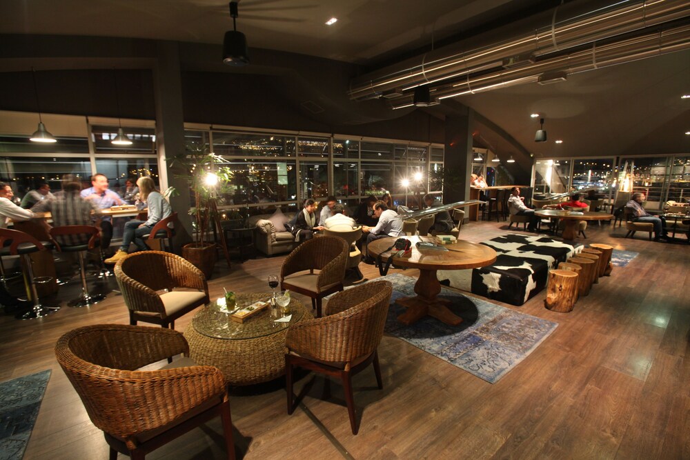 Hotel Bar
