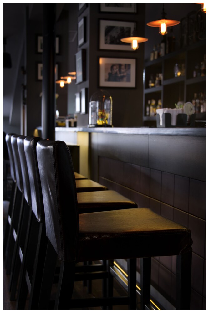 Hotel Bar