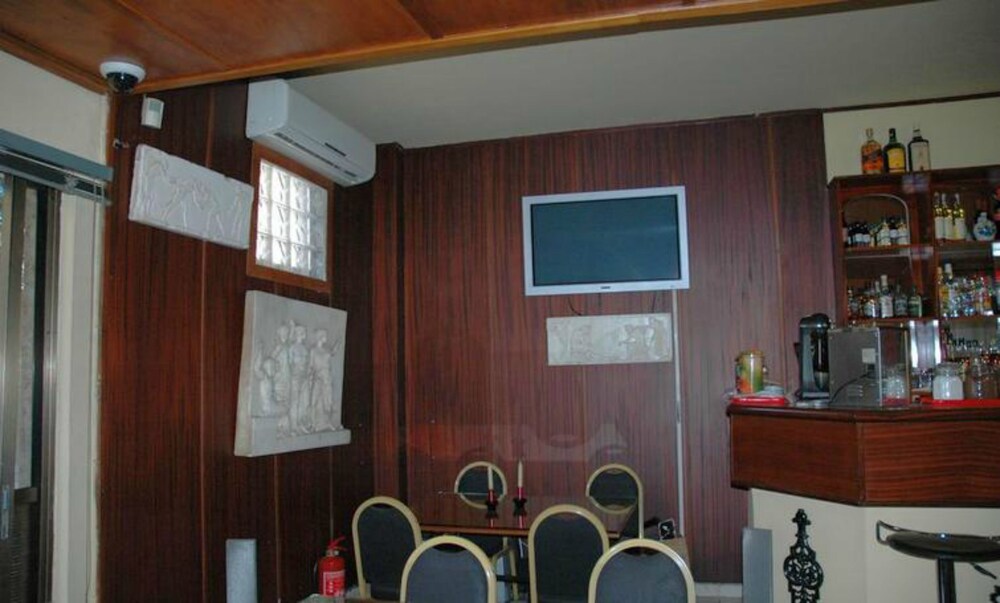 Hotel Bar
