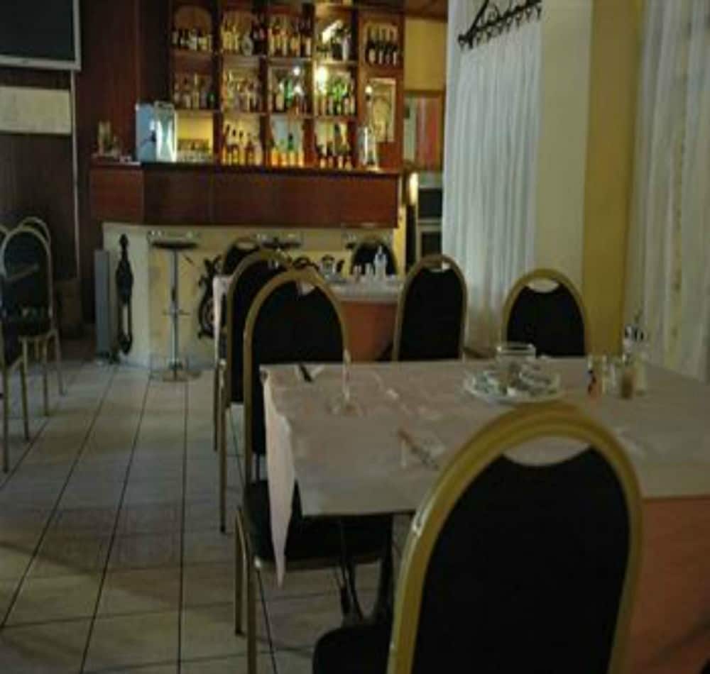 Hotel Bar