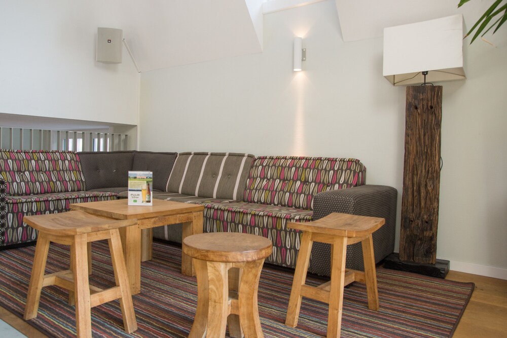 Executive Lounge