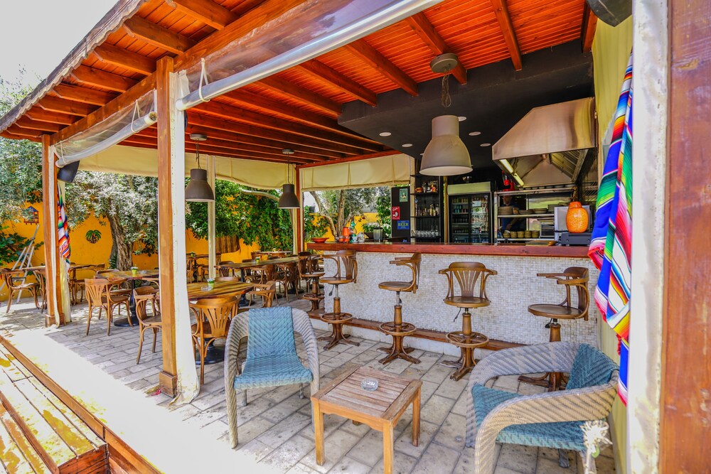 Poolside Bar