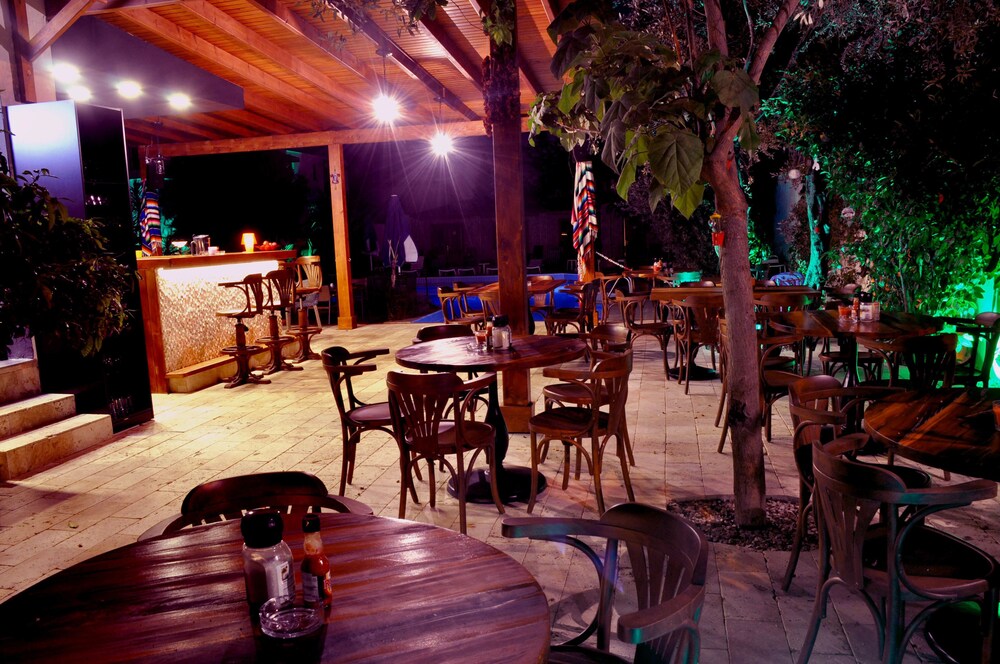 Hotel Bar