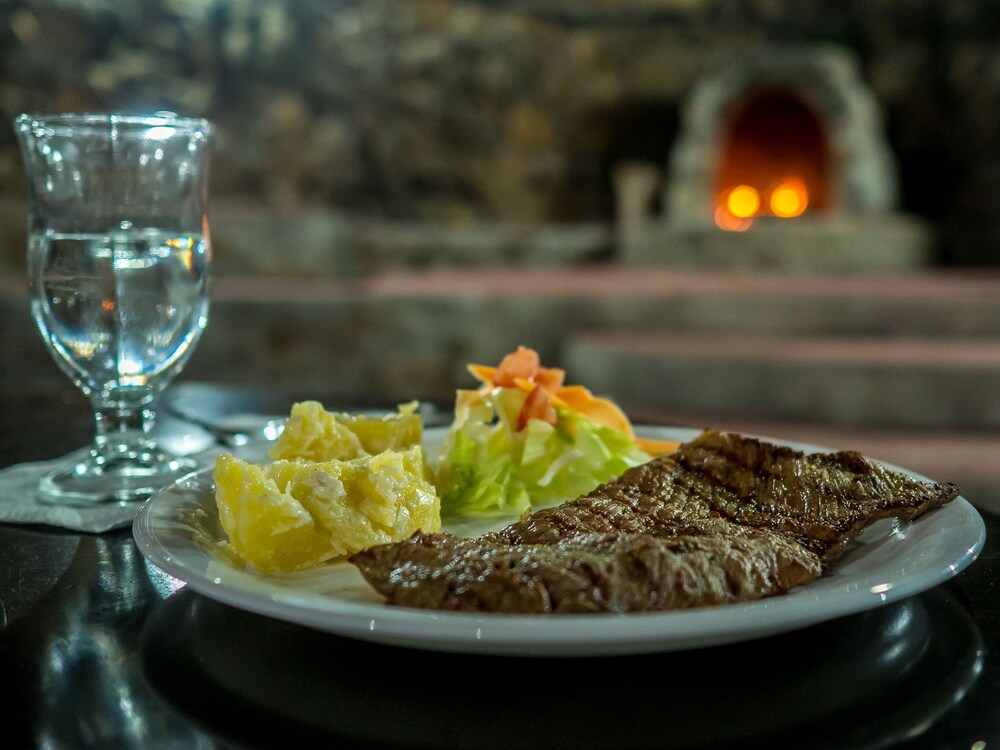 Couples Dining