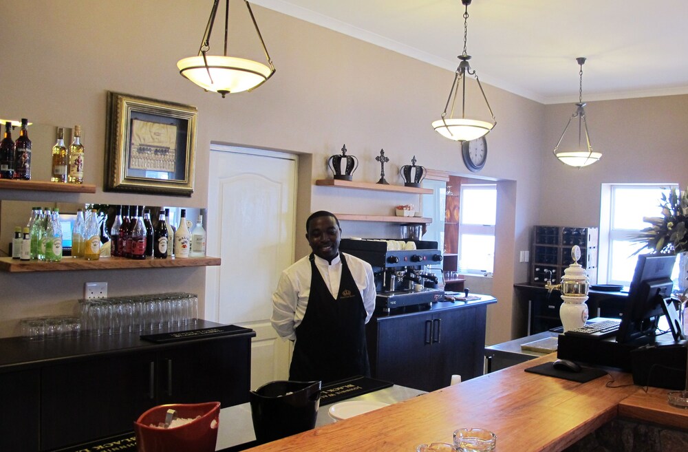 Hotel Bar