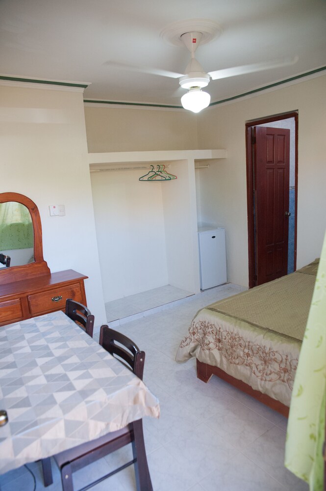 Comfort Studio Suite, Kitchenette - Guestroom