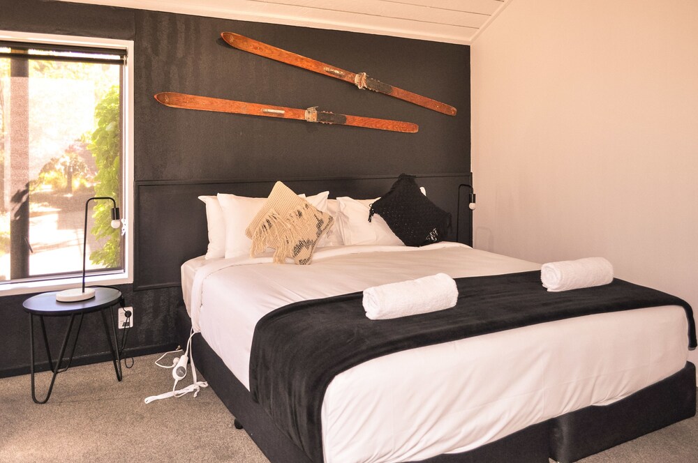 Premium Three Bedroom Apartment - Guestroom