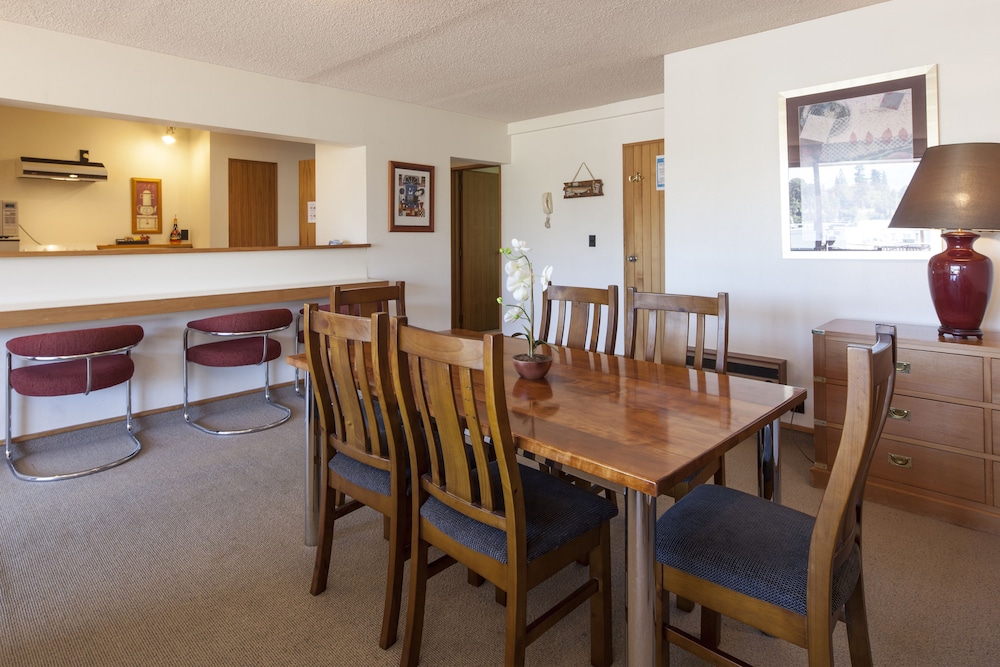 Two Bedroom Apartment - Guestroom