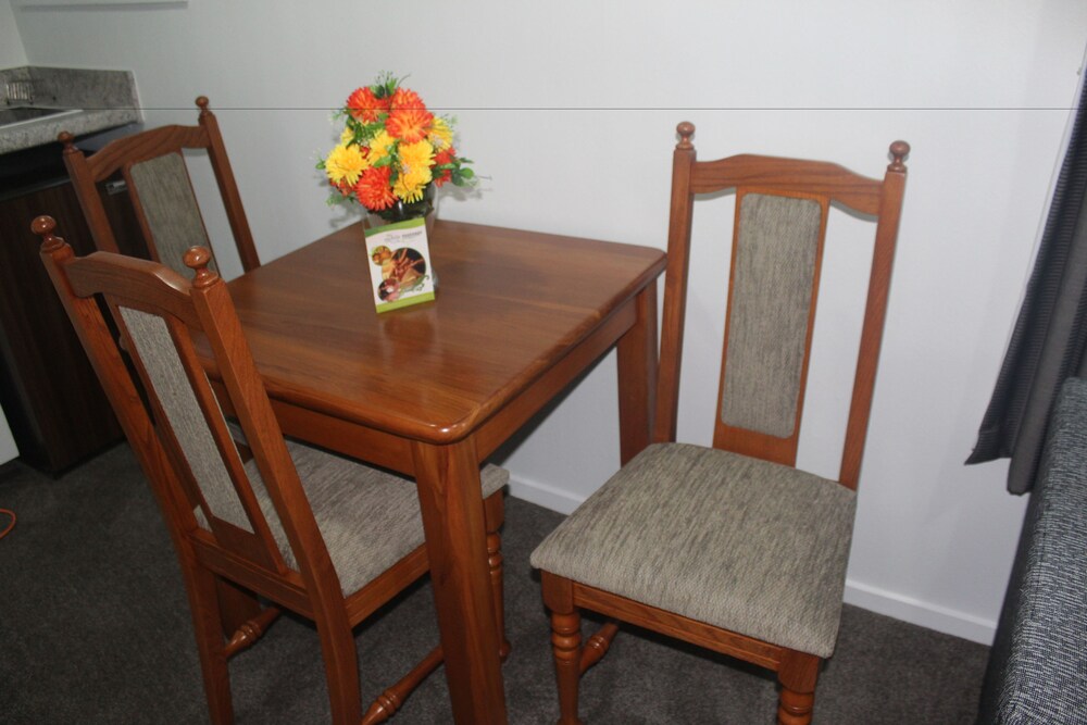Studio - In-Room Dining