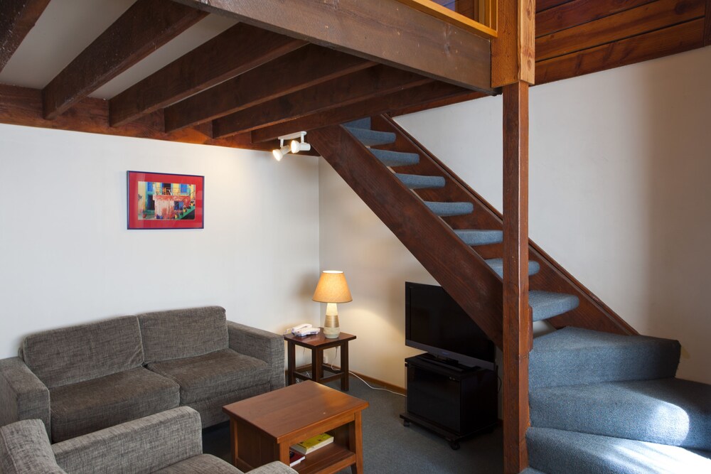 Three Bedroom Apartment - Guestroom