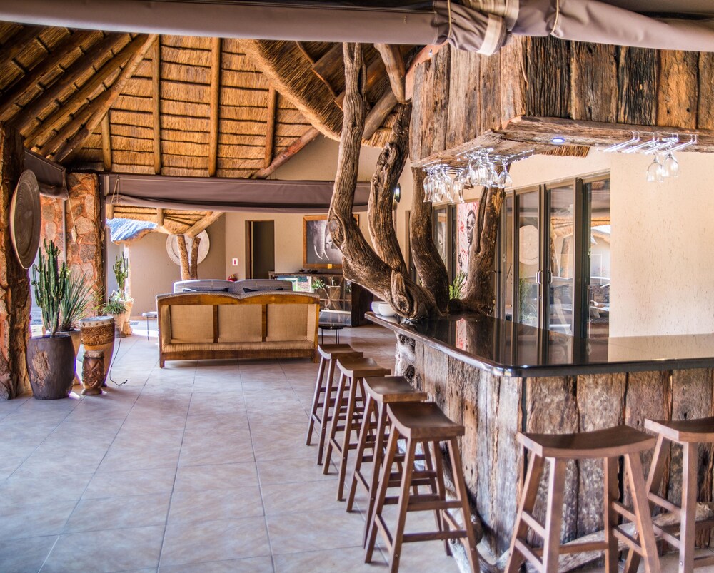 Hotel Bar