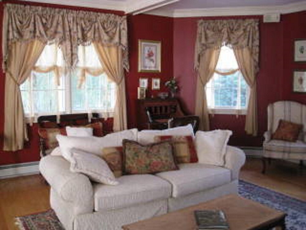 Executive Lounge