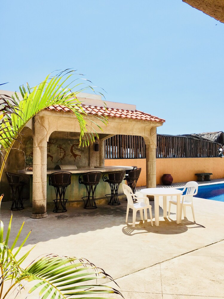 Poolside Bar