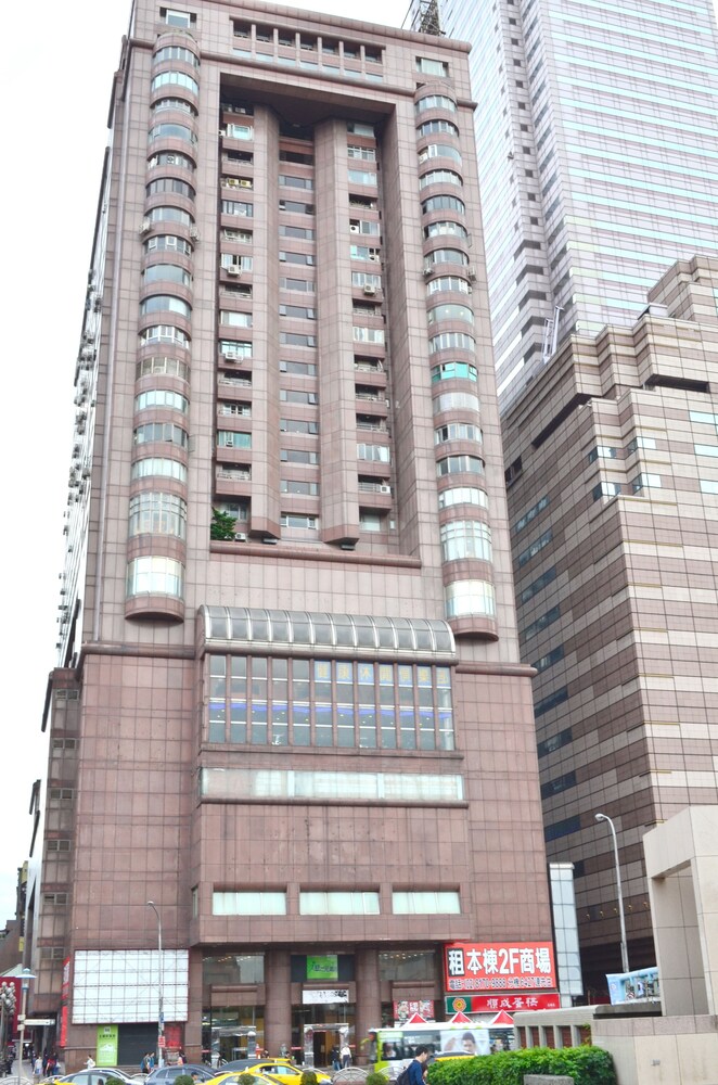 호텔 입구