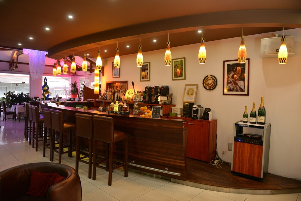 Hotel Bar
