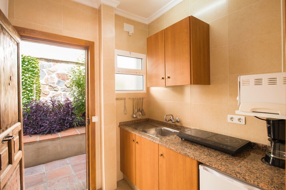 Standard Studio - In-Room Kitchen