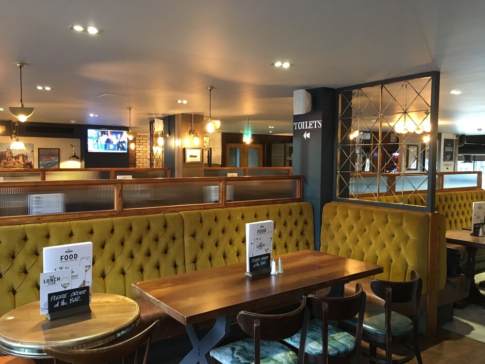 Hotel Bar