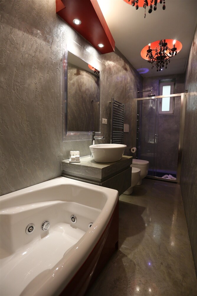 Jetted Tub
