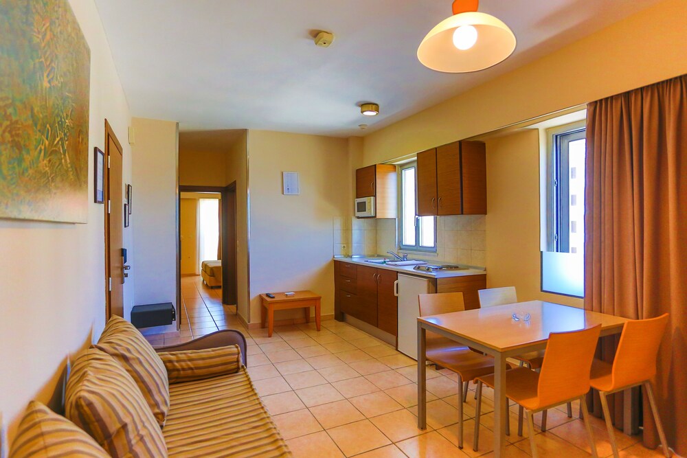 Apartment, 1 Bedroom - In-Room Kitchenette