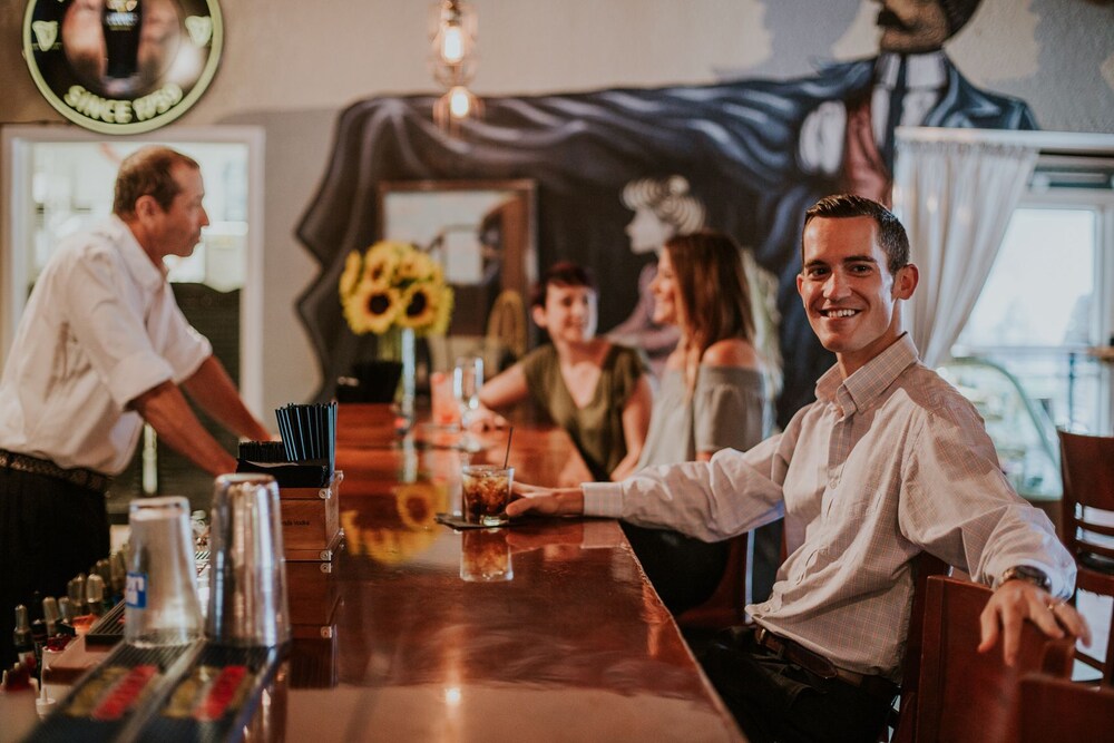 Hotel Bar