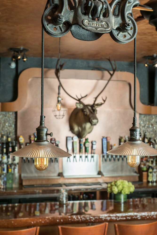 Hotel Bar