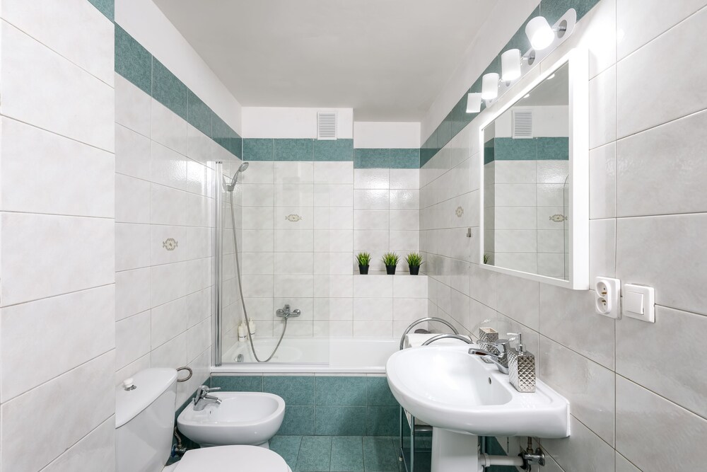 Family Apartment, 2 Bedrooms (Orient, Odrzanska 24/29 Street) - Bathroom