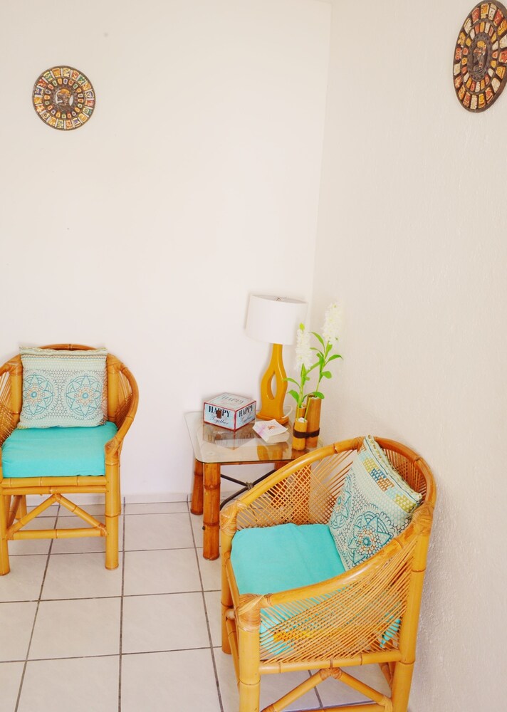 Economy Apartment, 1 Bedroom, Kitchen, City View - Living Room