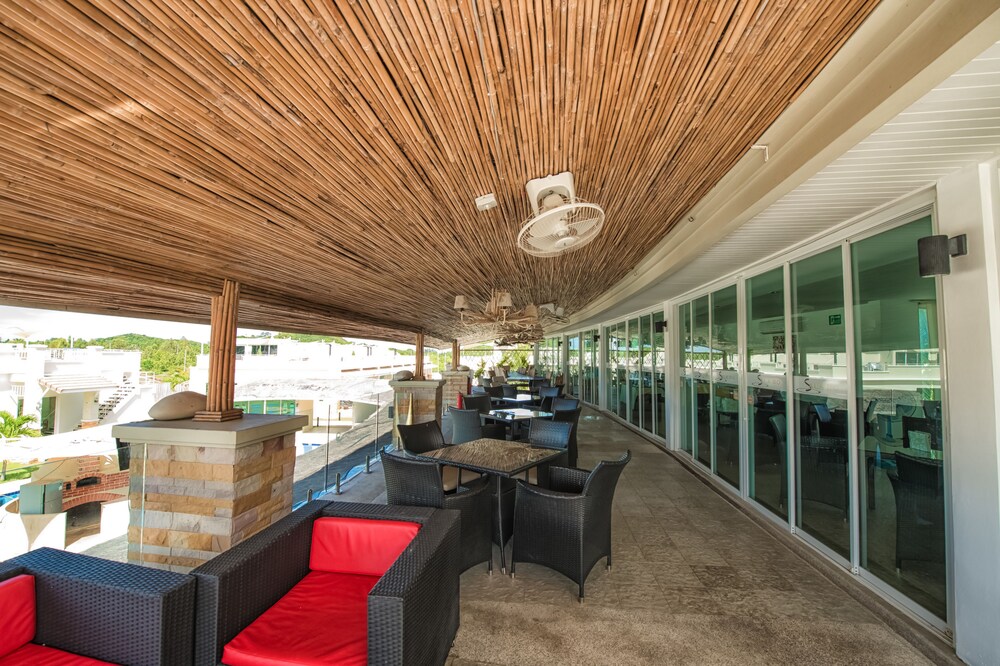 Hotel Lounge