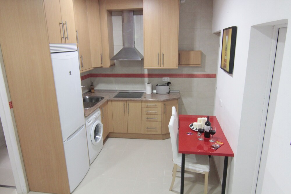 Two bedroom apartment ( 6 adults)- Calle Mayor 1 - In-Room Kitchenette
