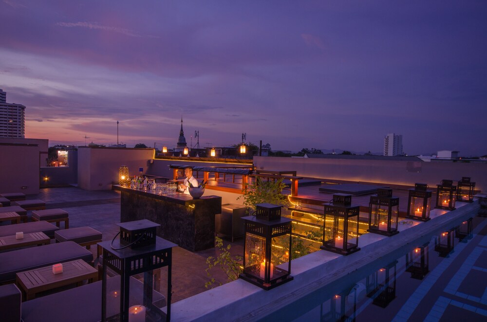 Hotel Bar