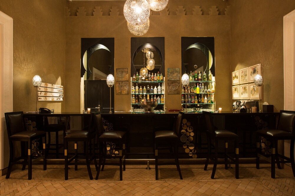 Hotel Bar