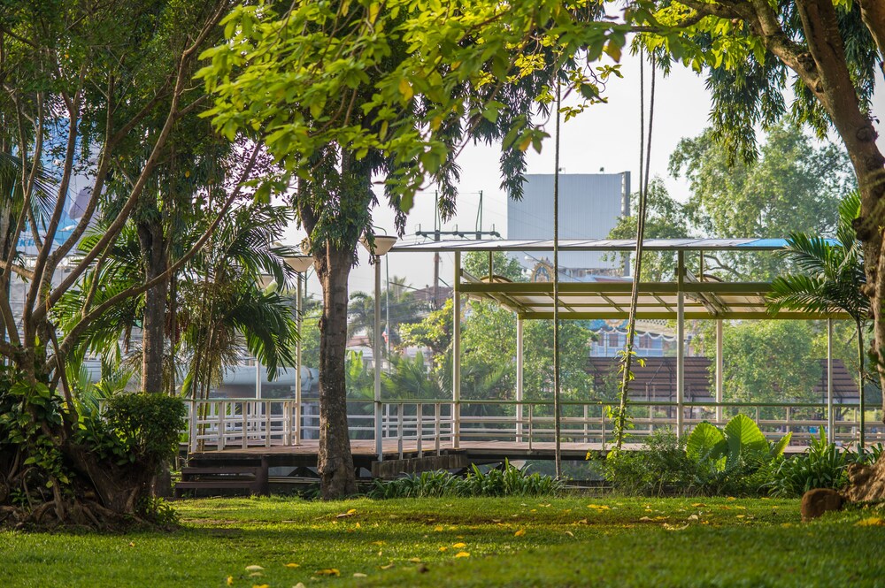 Childrens Play Area - Outdoor