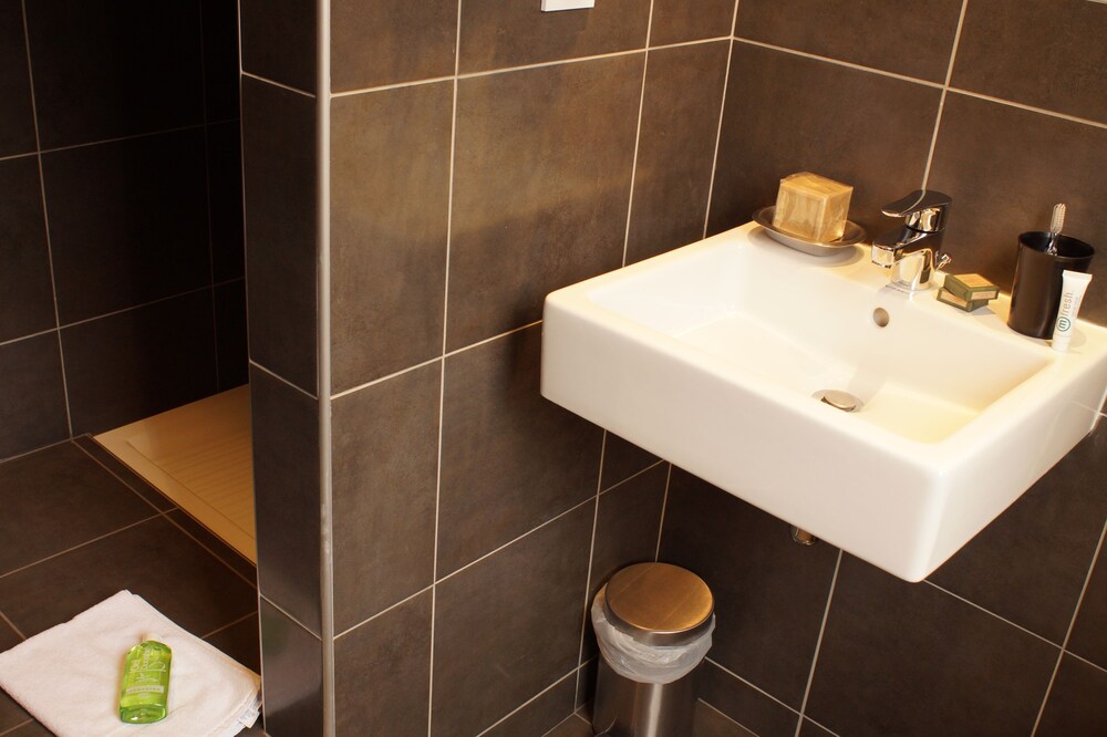 House (14 persons, 6 apartements) - Bathroom