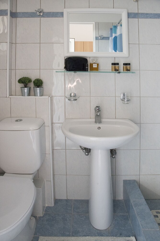 Apartment, 1 Bedroom, Kitchen - Bathroom