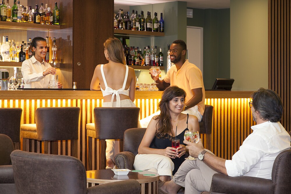 Hotel Bar
