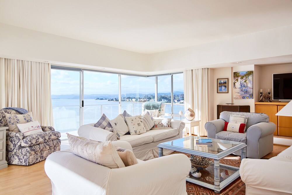 Luxury Villa - Living Room