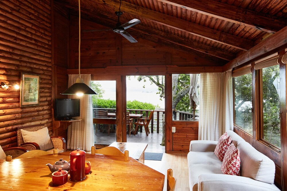 Hillside Chalet - Living Area