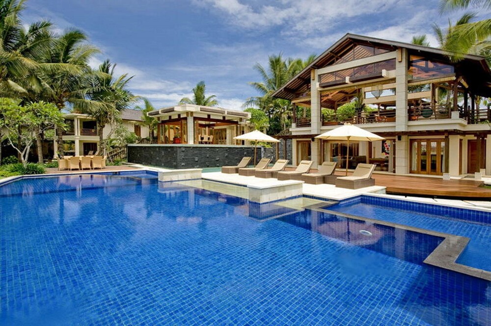 Indoor/Outdoor Pool