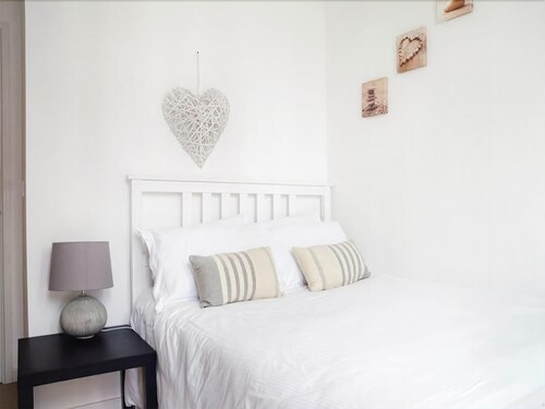 Apartment, 2 Bedrooms - Guestroom