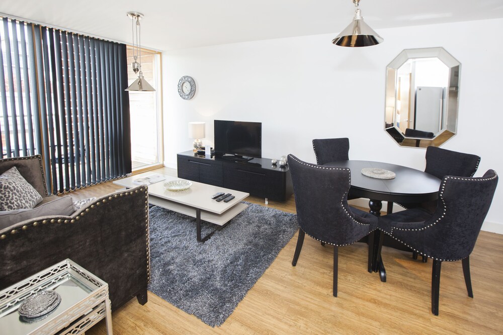 House, 2 Double Beds - Living Area