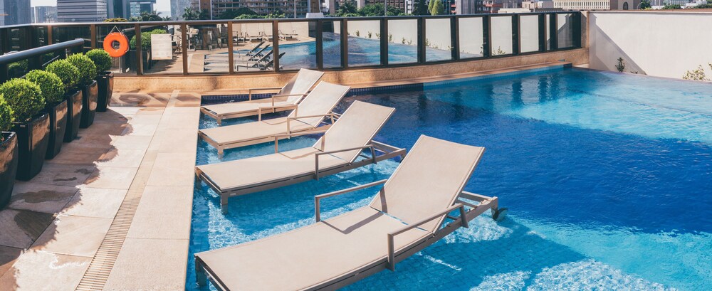 Piscina no terraço