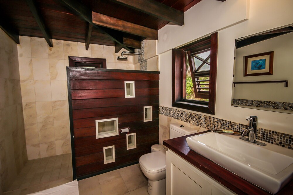 Suite, 1 Bedroom - Bathroom