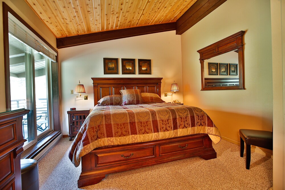 Condo, 2 Bedroom (Exceptional) - Guestroom